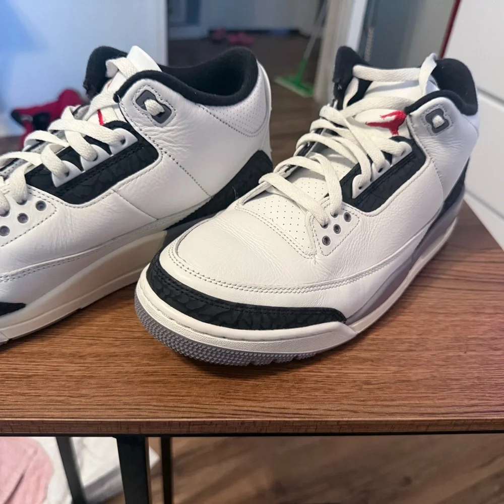 Air Jordan 3 Retro “White Cement Grey” Size 10.5 – Classic - Picture 4 of 9